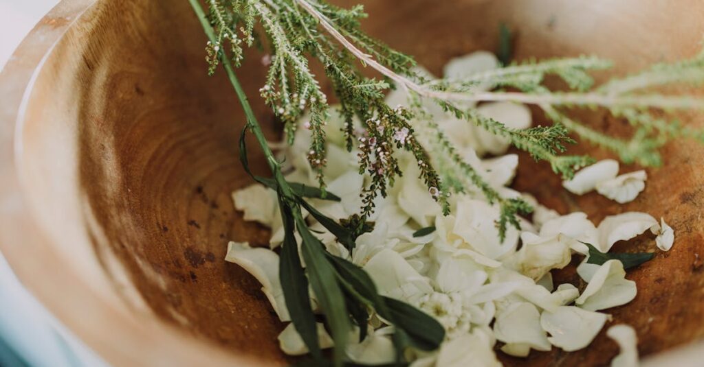découvrez le massage facial kobido, une technique japonaise traditionnelle qui revitalise et rajeunit votre peau grâce à des mouvements précis et profonds.